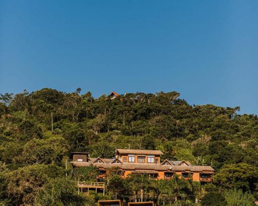 Garopaba Hotel | Experience Pousada Colina Verde: Oceanfront Bliss Awaits