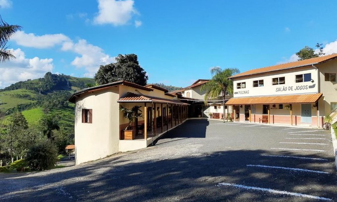 Lindoia Hotel | Oceanfront Pousada Colonetti: Pet Friendly with Pool