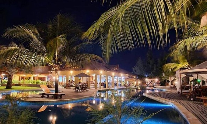 Coqueiro Hotel | Cozy Pousada Coqueiro Beach: Family-Friendly with Dining