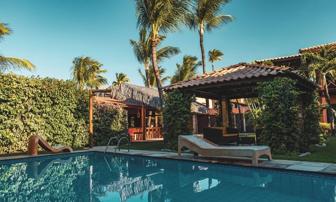 Cumbuco Hotel | Relax at Pousada Cumbuco Meeting Point with Pool & Spa