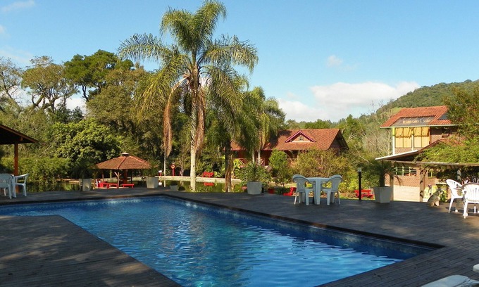 Nova Petropolis Hotel | Relaxing Pousada da Chácara with Pool & Spa Amenities