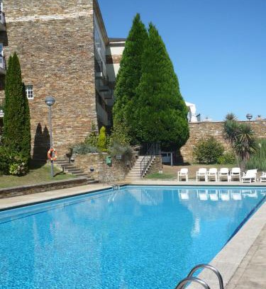 Portomarin Hotel | Welcoming Pousada de Portomarín with Pool & Pet-Friendly Stay
