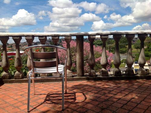 Caicaras Hotel | Budget-Friendly Pousada Del Rey: Ideal for Families
