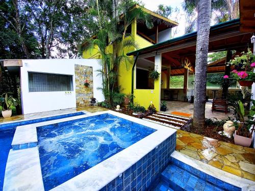 Serra Negra Hotel | Inviting Getaway at Pousada Della Vegas with Pool & More