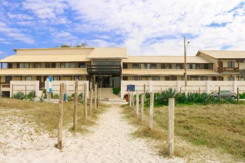 Foguete Hotel | Relax at Pousada do Albatroz with Oceanfront Pool Access