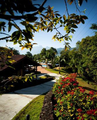 Sao Bento do Sapucai Hotel | Unwind at Pousada do Quilombo: 9/10 Rated Oasis