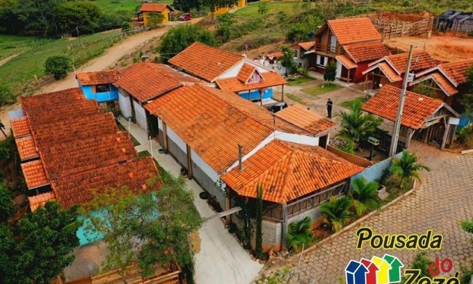 Bueno Brandao Cabin | Pet-Friendly Pousada do Zezé: Perfect for Families