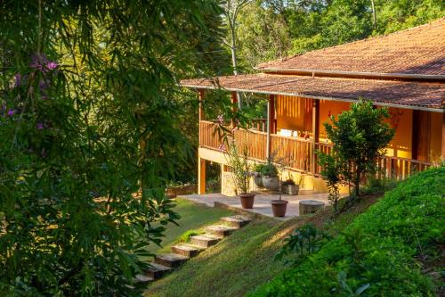 Catas Altas da Noruega Hotel | Guest Rated 9.5: Pousada dos Olivais with Pool & Dining