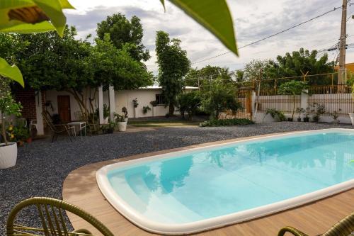 Santa Cruz House | Pet-Friendly Pousada dos Ventos with Pool & Family Amenities