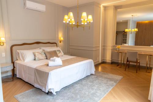 Pedra Azul Hotel | Discover Pousada e Cerimonial Itamaraty with Pool & Hot Tub