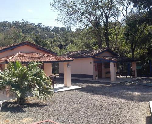 Monte Alegre do Sul Hotel | Discover Pousada e Pesqueiro Trem do Peixe: Pet-Friendly Retreat