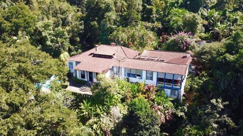 Paraty Hotel | Budget-Friendly Casarão Enseada do Jatobá with Pool & Pets