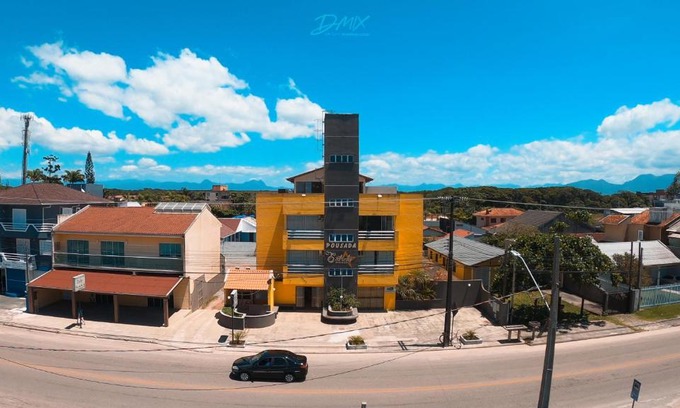 Guaratuba Hotel | Discover Pousada Estrela Dourada: Family-Friendly Retreat