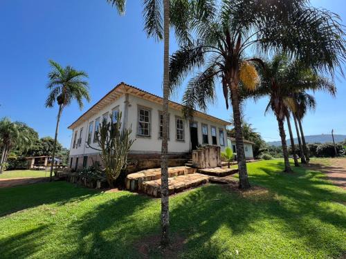 Delfinopolis Hotel | Cozy Pousada Fazenda São Pedro: Pet Friendly with Pool