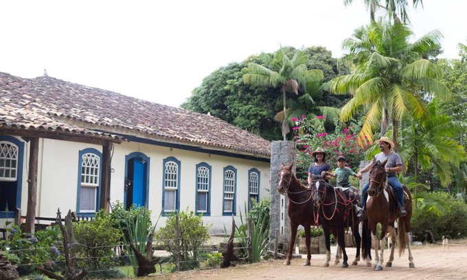 Aiuruoca House | Discover Pousada Fazenda São Pedro: Pet-Friendly Retreat