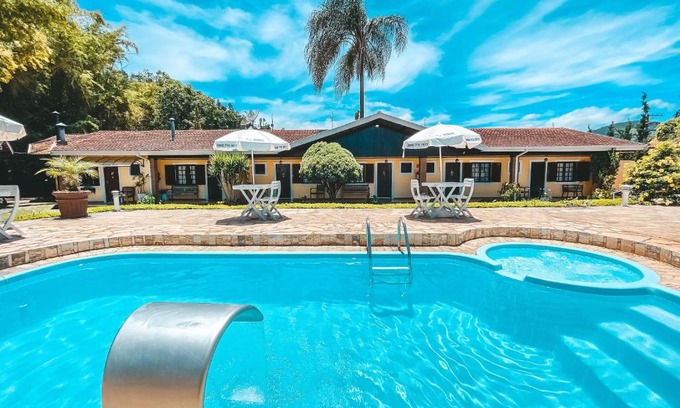 Sao Bento do Sapucai Hotel | Pet-Friendly Getaway at Pousada Flor de Ipe, Rated 9/10