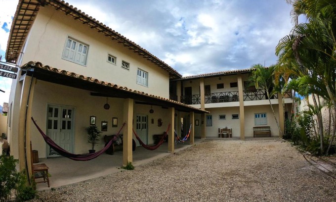 Rio De Contas Hotel | Discover Pousada Flôr do Pequi: Family-Friendly Retreat