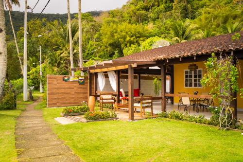 Ilha Grande Hotel | Pousada Gata Russa: Oceanfront Retreat with Spa & Breakfast