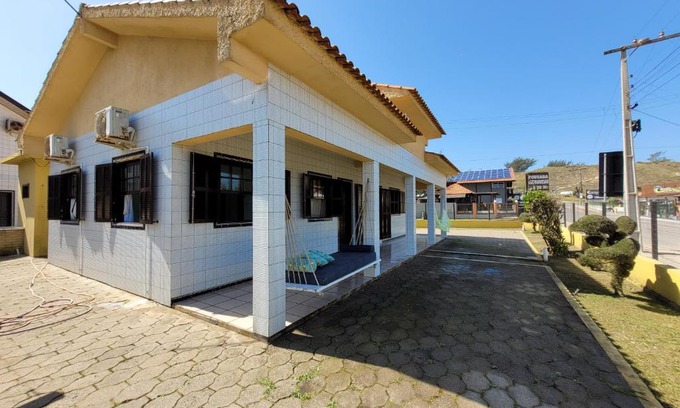 Laguna House | Cozy Pousada Genoveva - Beachfront Retreat for Families