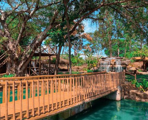 Sagrada Familia Hotel | Tranquil Retreat at Pousada Grande Rio with Pool & Hot Tub