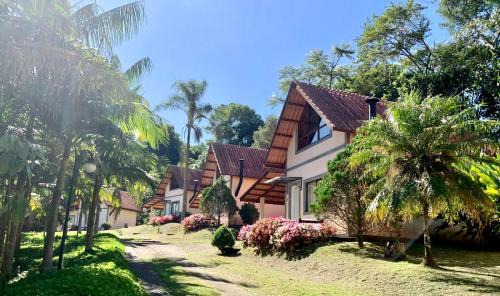 Santo Antonio do Pinhal Hotel | Beachfront VELINN Pousada Highland with Pool & Ocean Views