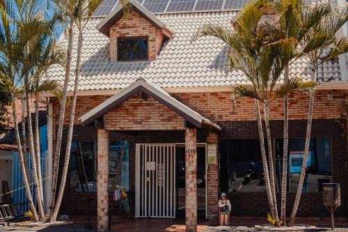 Vila Yolanda Hotel | Relax at Pousada Iguassu Charm Suites with Oceanfront Views