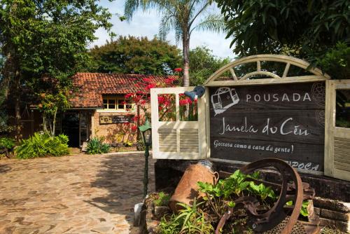 Conceicao do Ibitipoca Hotel | Explore Pousada Janela do Céu - Rated 9/10 with Breakfast