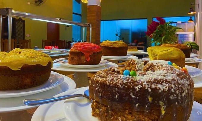 Aparecida Hotel | Relax at Pousada Jovimar: Family-Friendly with Pool & Dining
