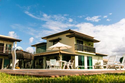 Chapeu do Sol Hotel | Oceanfront Getaway at Pousada Kactus with Pool & Breakfast