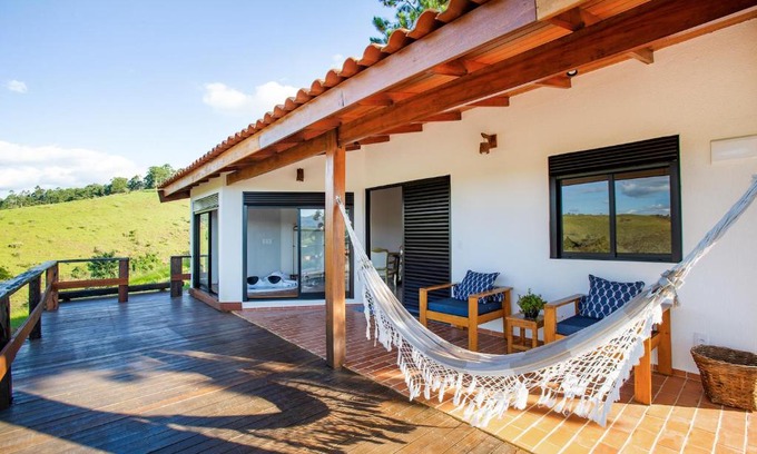 Piracaia Hotel | Enchanting Pousada Lago dos Sonhos with Oceanfront Views