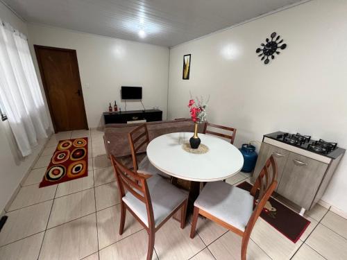 Santa Felicidade House | Family-Friendly Getaway at Pousada Locks Cascavel Paraná