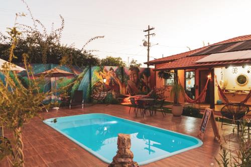 Alto Paraiso de Goias Hotel | Pousada Lua Clara: Oceanfront Retreat with Pool & Hot Tub