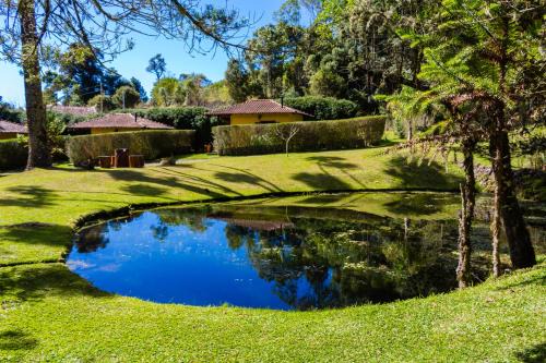 Paraisopolis Hotel | Discover Pousada Lua de Pedra: 9/10 Rated Getaway with Hot Tub