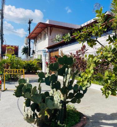 Abreu E Lima Hotel | Discover Pousada Maria Bonita: Family-Friendly Retreat