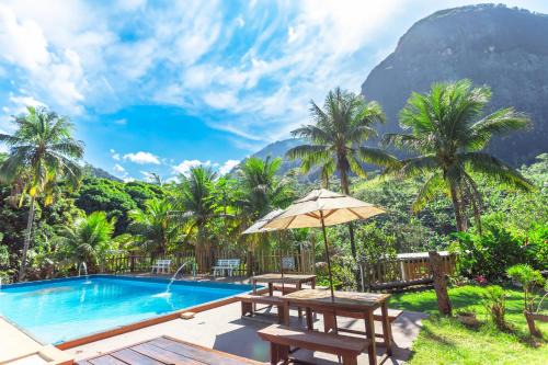 Guarapari Cabin | Relax at Pousada Moinho D'água with Oceanfront Pool Access