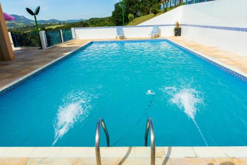 Vargem Hotel | Serene Pousada na Serra da Mantiqueira with Pool & Spa