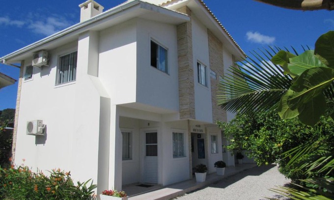 Barra da Lagoa Hotel | Highly Rated Pousada Ondas da Barra: Family-Friendly Stay