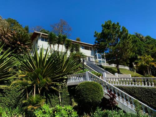 Petropolis Hotel | Enchanting Pousada Orquidea da Serra: Oceanfront Bliss