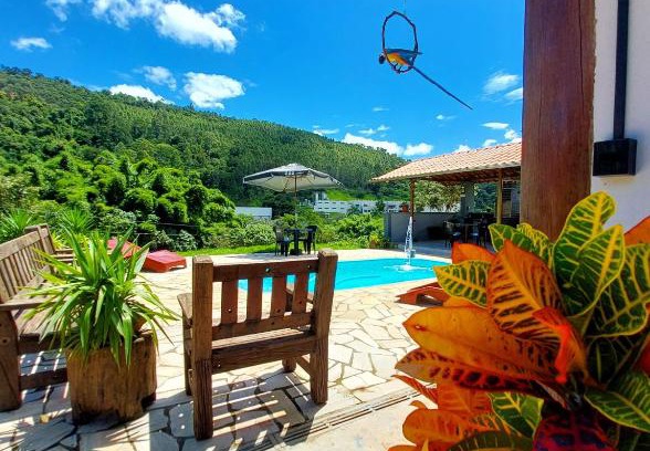 Socorro Ski Chalet | Discover Pousada Pé na Montanha - 4 Star Getaway Awaits!