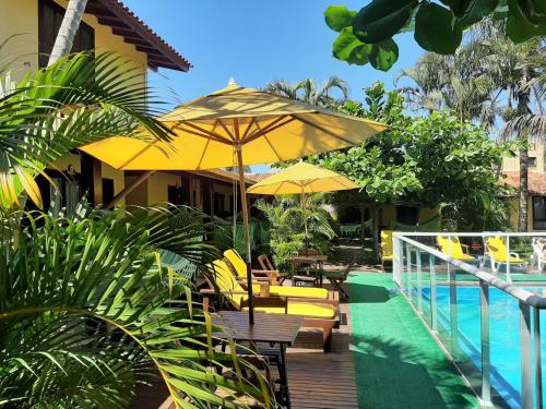 Garopaba Hotel | Inviting Pousada Palhocinha Garopaba with Pool & Breakfast
