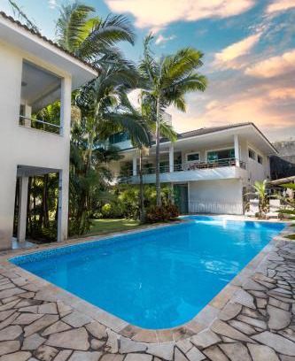 Centro Hotel | Inviting Pousada Palmeira Real: Pool, Breakfast & Family Fun