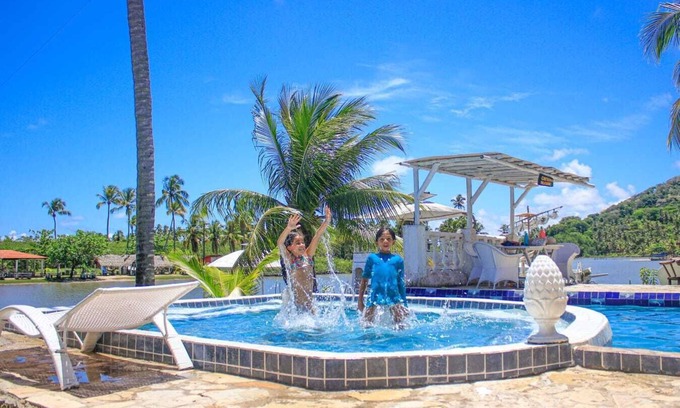 Marechal Deodoro Hotel | Relax at Pousada Paradiso Tropical with Pool and Spa