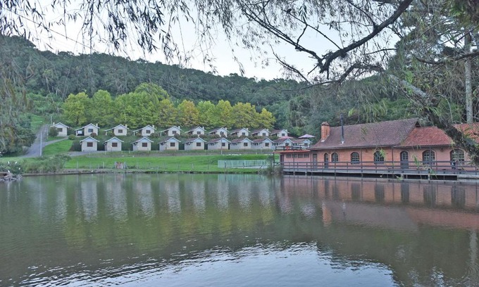 Flores da Cunha Hotel | Discover Pousada Parque das Pitangueiras: Pet-Friendly Stay