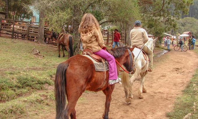 Sao Bento do Sapucai Hotel | Cozy Pousada Pesca na Montanha: Pet-Friendly Retreat