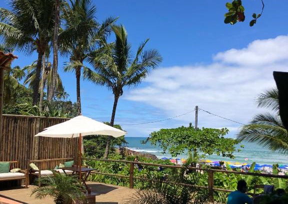 Itacare Hotel | Pet-Friendly Pousada Pipe House with Oceanfront Pool