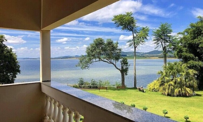 Carmo do Rio Claro Hotel | Relax at Pousada Pontal do Lago: Pool, Spa & Family Fun