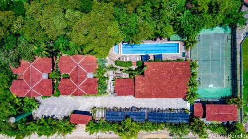Camburi Hotel | Pet-Friendly Pousada Portal do Cacau with Pool & Hot Tub