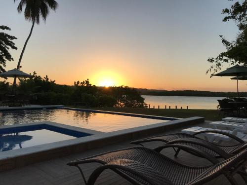 Japaratinga Hotel | Oceanfront Pousada Porto Manguaba with Pool & Ocean View