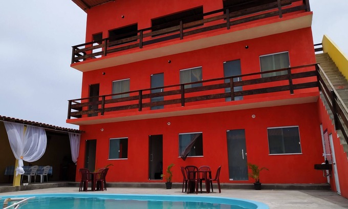Jaguaripe House | Pousada Praia dos Garcez: Relax by the Oceanfront Pool