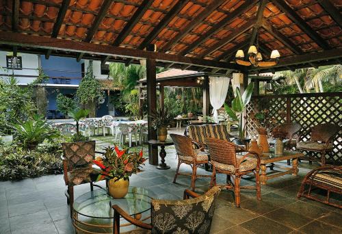 Pontal Hotel | Inviting Pousada Provence: Family-Friendly with Pool Access